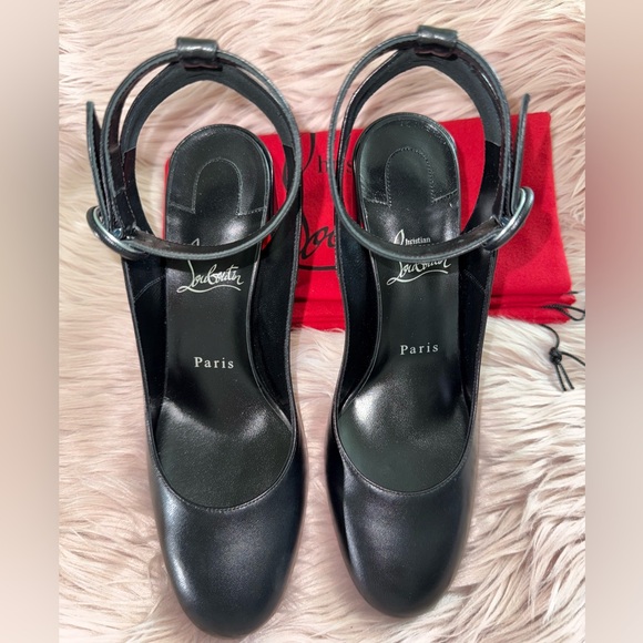 CHRISTIAN LOUBOUTIN
Miss Sab Patent Red Sole Pumps size 37 - Picture 7 of 7